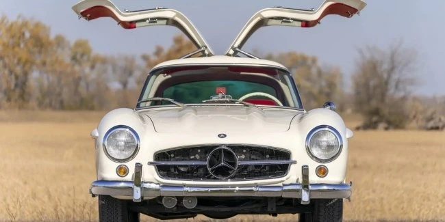 Підроблений суперкар Mercedes продали за ціною нового Ferrari